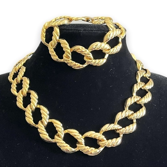 Gold Tone Large Intertwined Chain Necklace and Bracelet Set - Picture 10 of 11